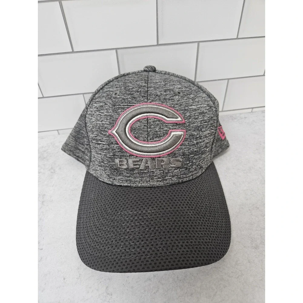 Chicago Bears New Era 39THIRTY Crucial Catch Hat Cap Pink Gray M/ L Stretch